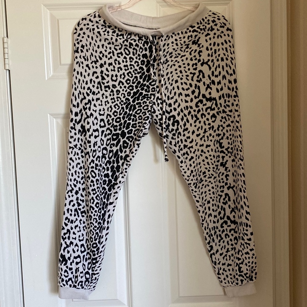 Cheetah Sweats              Size:M
